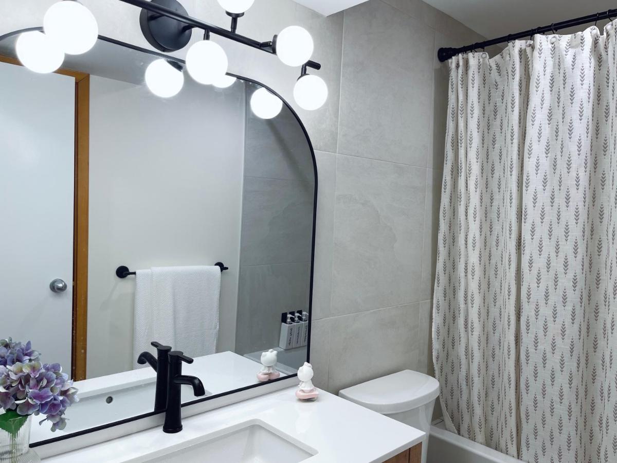 66 Creek Garden House Villa West Vancouver Bagian luar foto