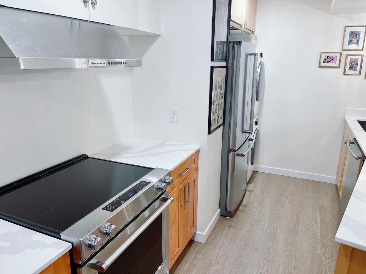 66 Creek Garden House Villa West Vancouver Bagian luar foto